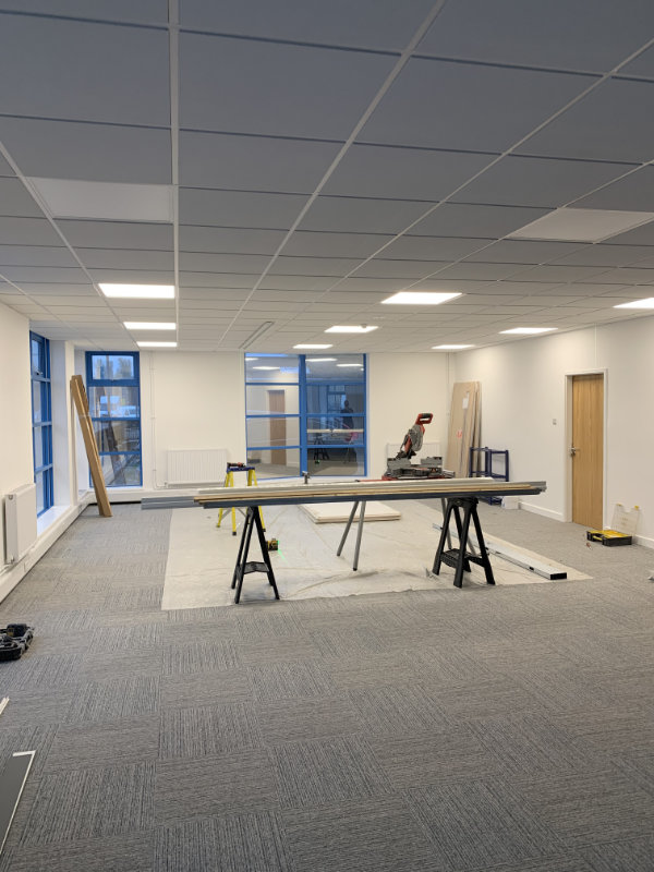 Sound Insulated Demountable Glass Partitions For Coversure Image 4